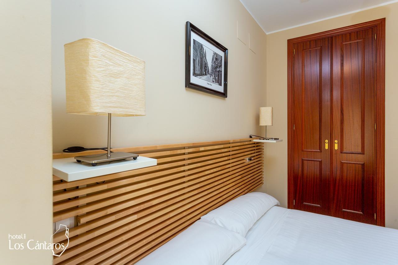 Apartamentos Los Cantaros El Puerto de Santa Maria Luaran gambar