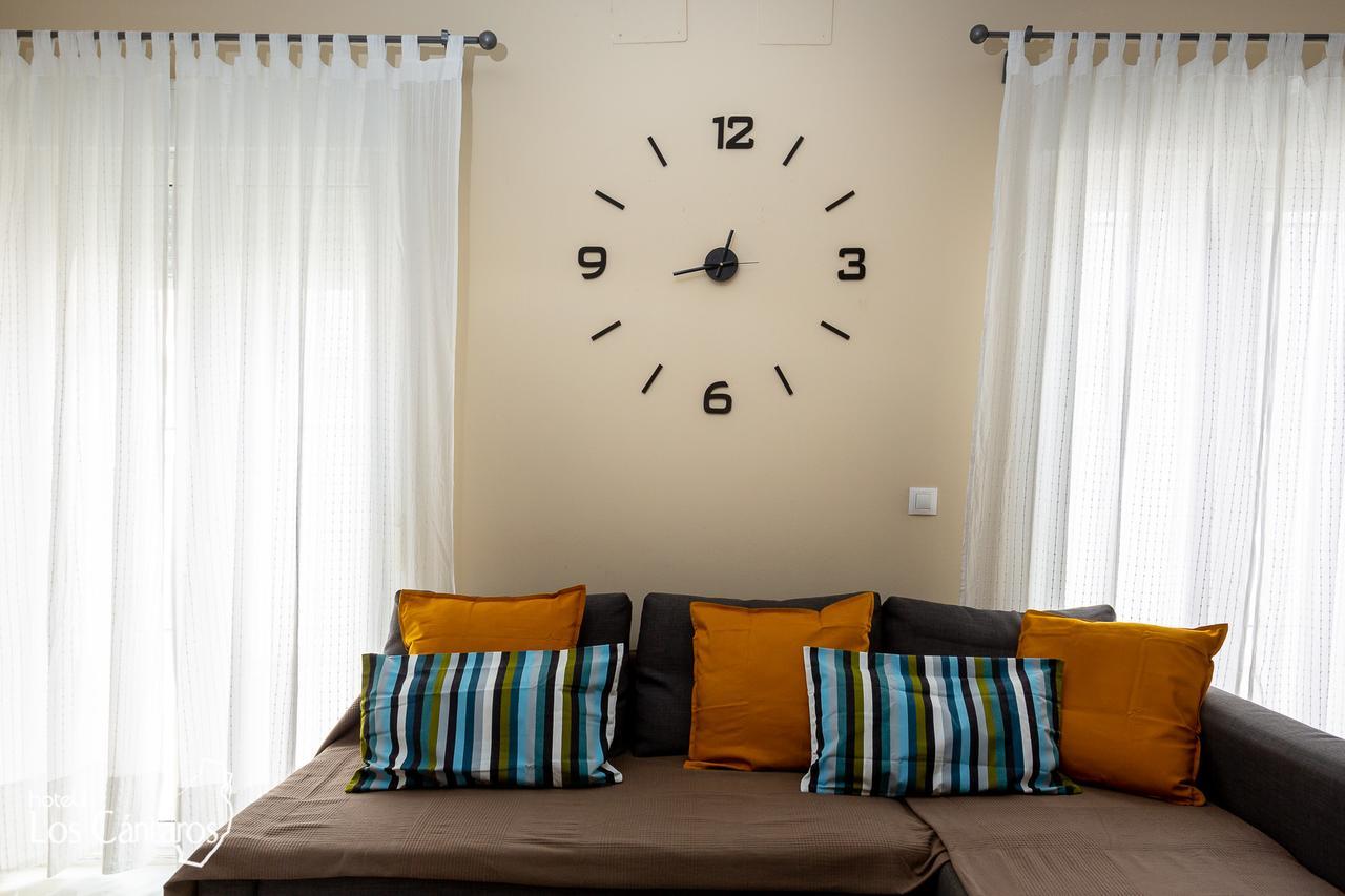 Apartamentos Los Cantaros El Puerto de Santa Maria Luaran gambar